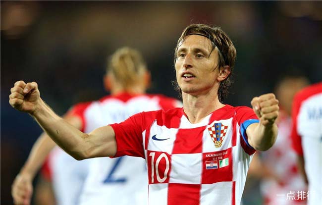 半场-内尔松卢斯抽射破门 青岛西海岸1-0成都