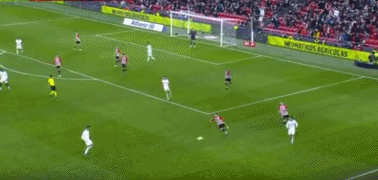 进步神速，独行侠克莱·汤普森在库珀·弗拉格状态火热时送上鲜花