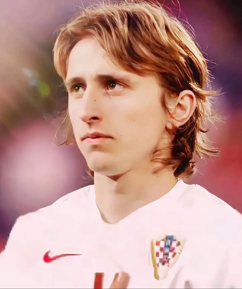 德转列主教练引援总花费前五：瓜帅接近25亿欧第一，穆帅第二