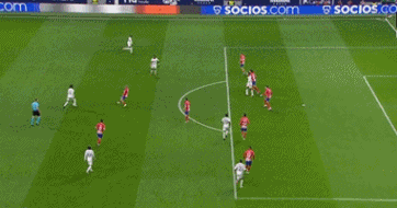 足球国足球员海外首发，发挥稳定