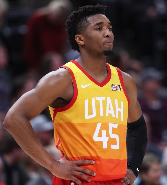 该村借助 该村借助